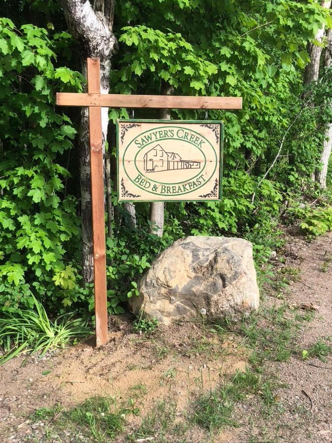 Sawyer'S Creek Bed And Breakfast Algonquin Highlands Buitenkant foto