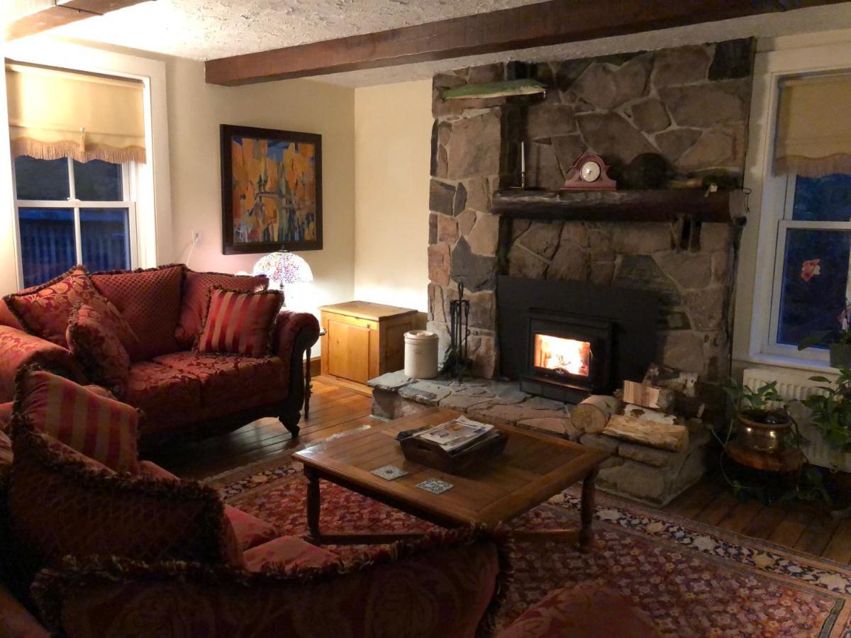 Sawyer'S Creek Bed And Breakfast Algonquin Highlands Buitenkant foto